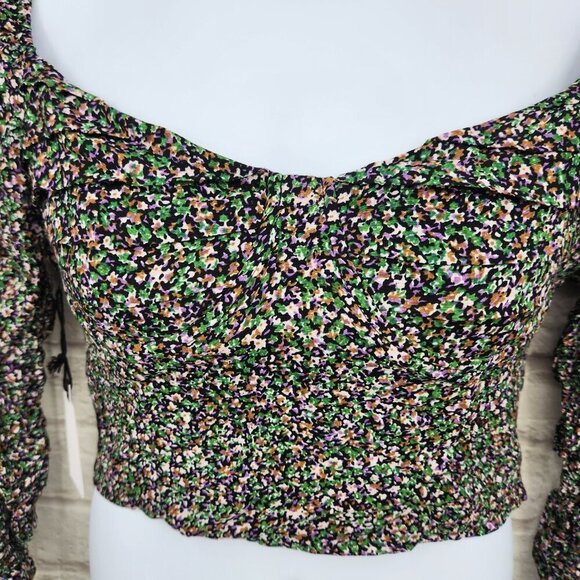 ASTR the Label Long Ruched Sleeve Livie Top in black green Ditsy Size Large NEW - Picture 3 of 16